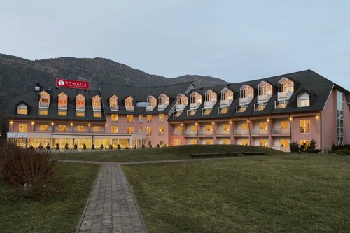 Гостиница Ramada Hotel & Suites by Wyndham Kranjska Gora в Краньска-Горе
