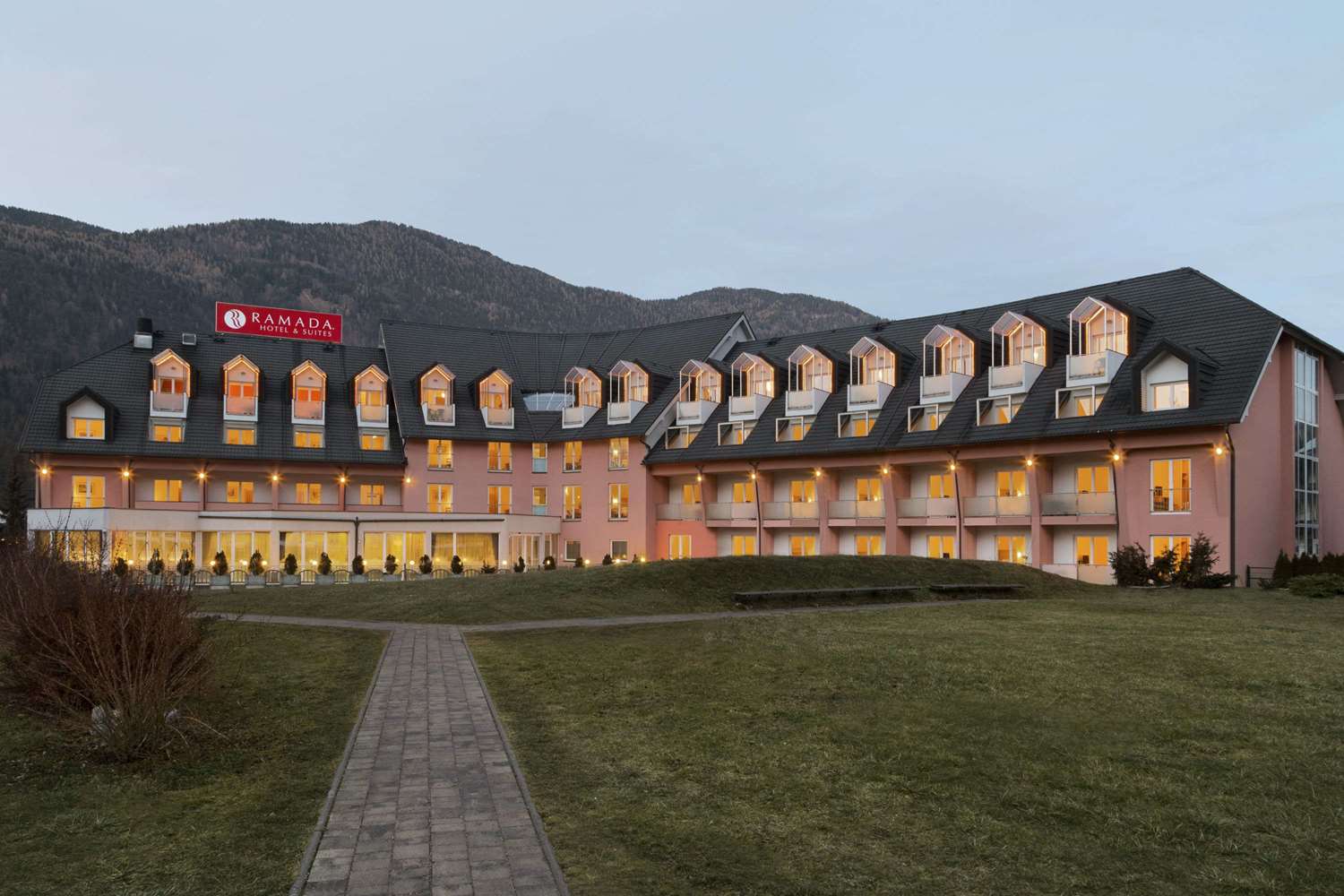 Фото Ramada Hotel & Suites by Wyndham Kranjska Gora
