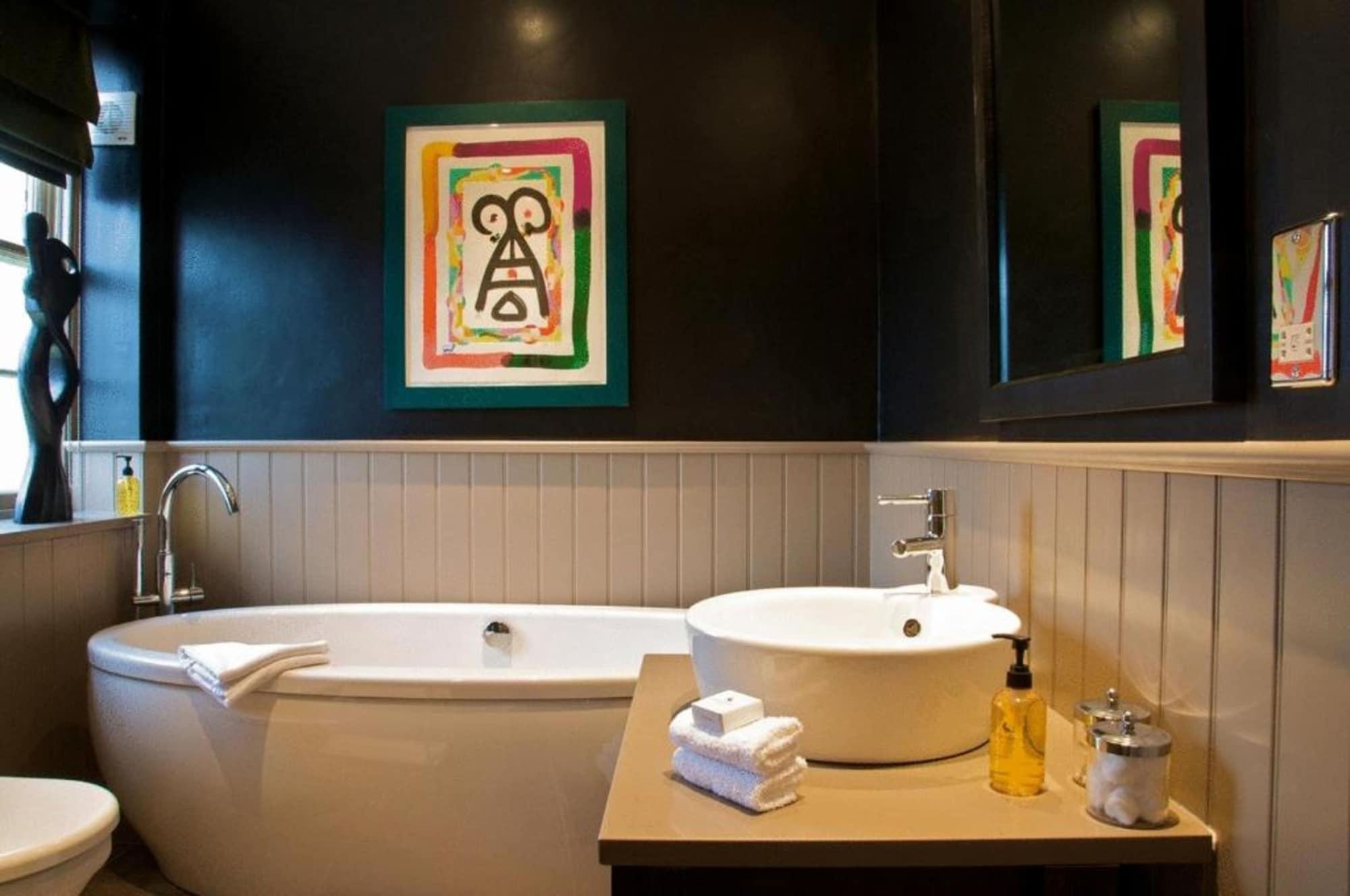 Фото The Feathers Hotel