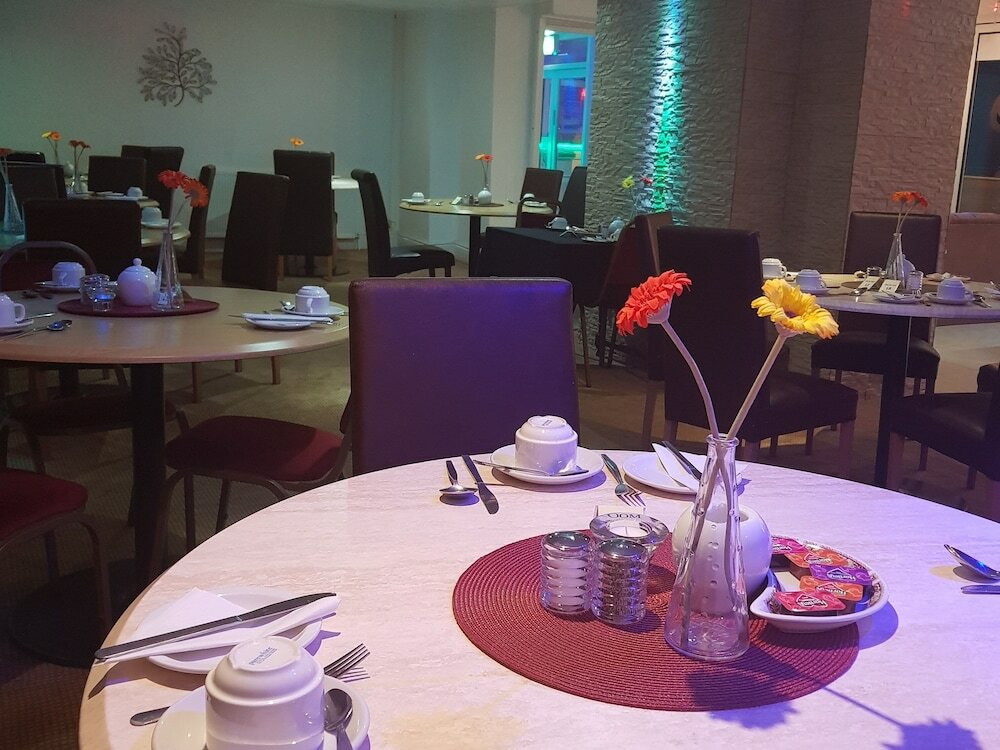 Фото The New Royal Windsor Hotel