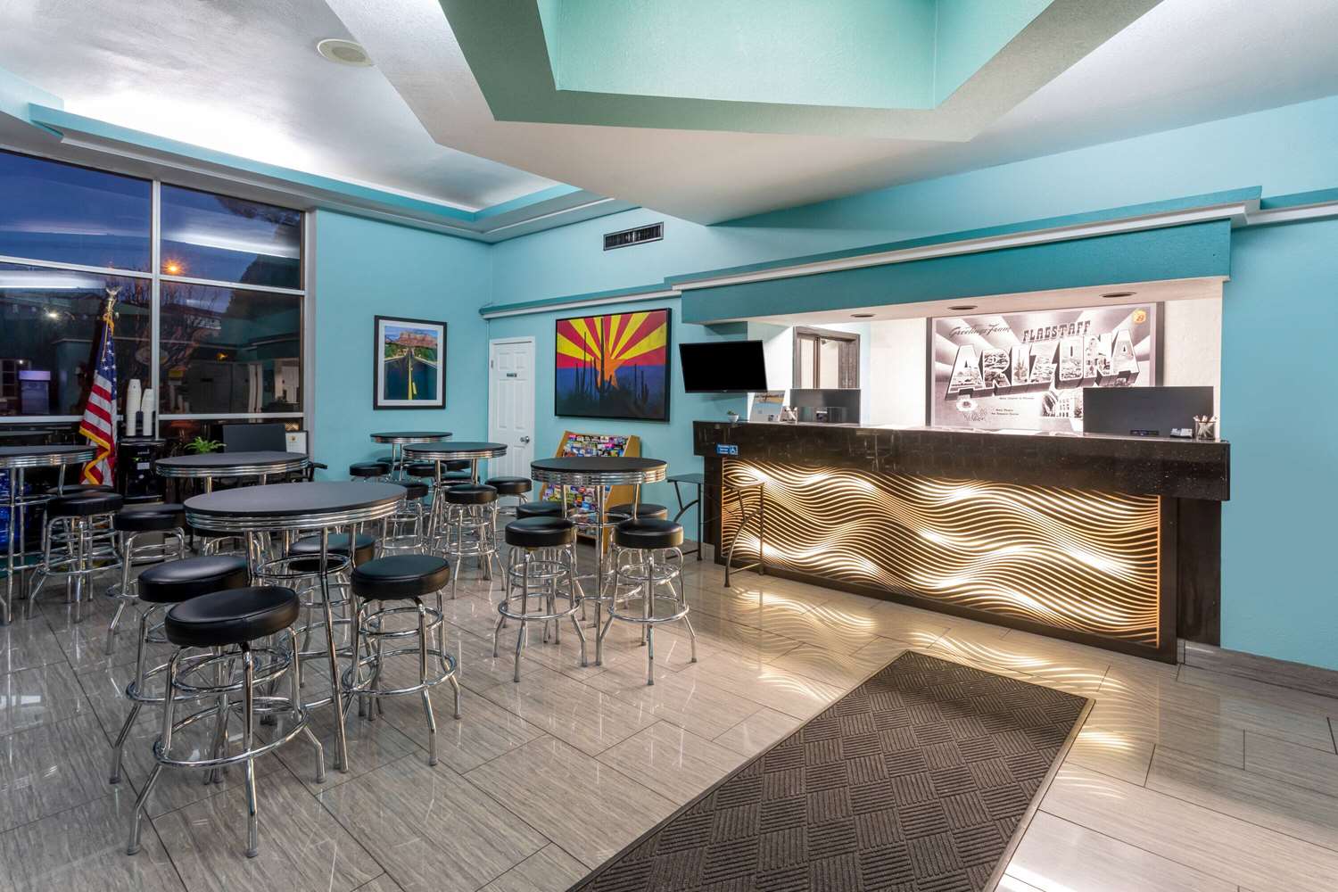 Фото Super 8 by Wyndham Conference Center NAU/Downtown