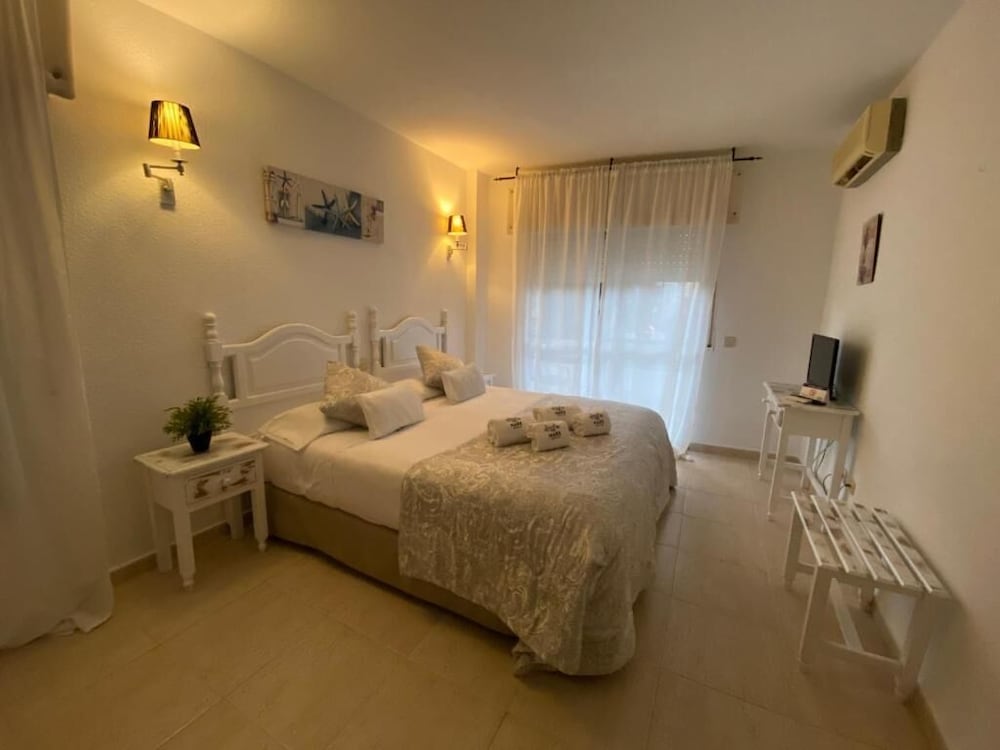 Фото Hotel Mare Estepona