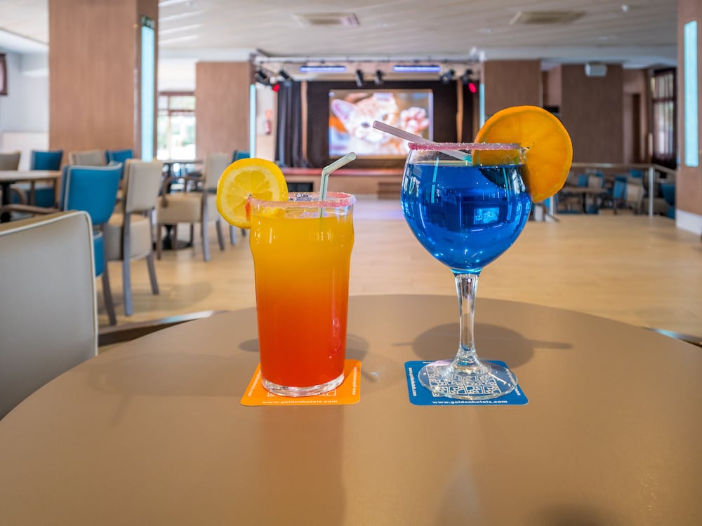 Фото Golden Avenida Family Suites