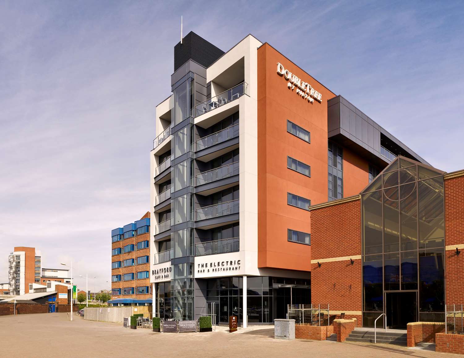 Фото DoubleTree by Hilton Hotel Lincoln