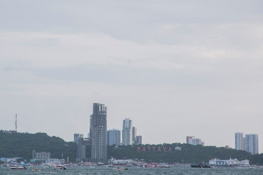 Фото S Lodge Pattaya