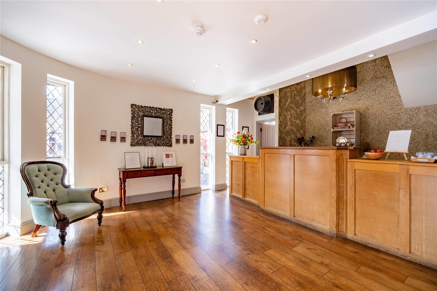 Фото The Charlecote Pheasant Hotel