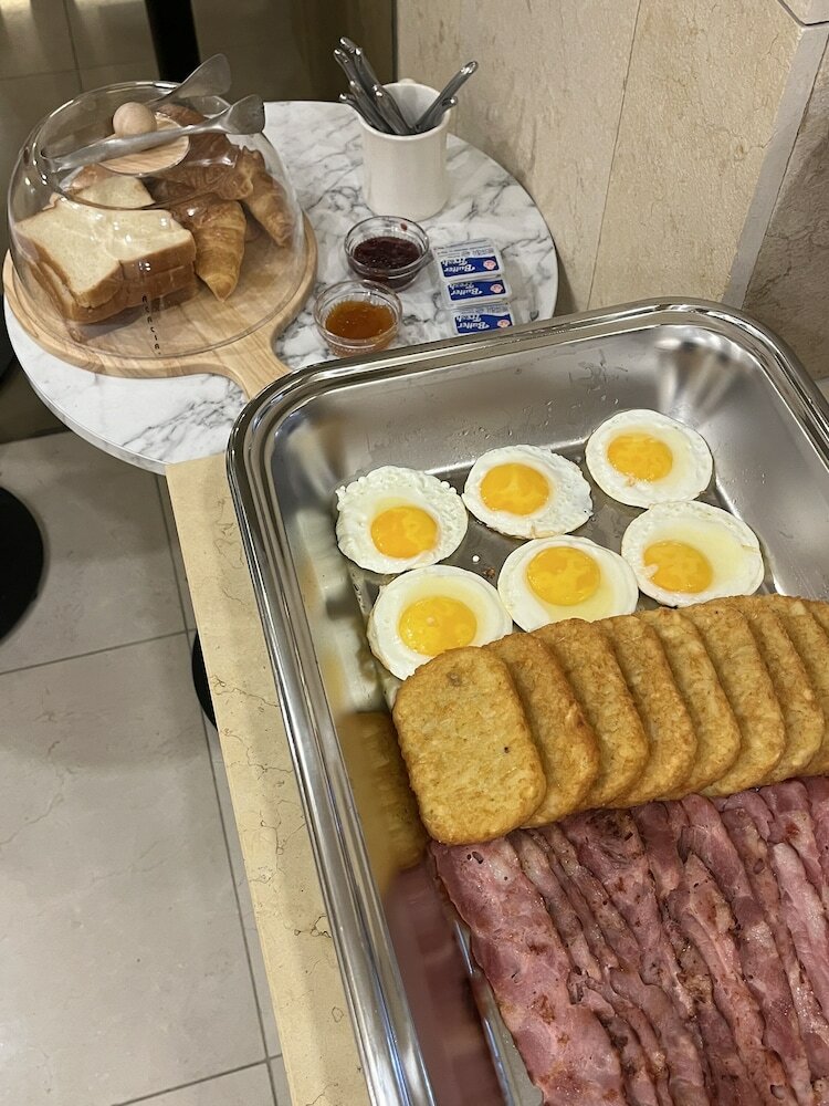 Фото Simple Stay Hotel