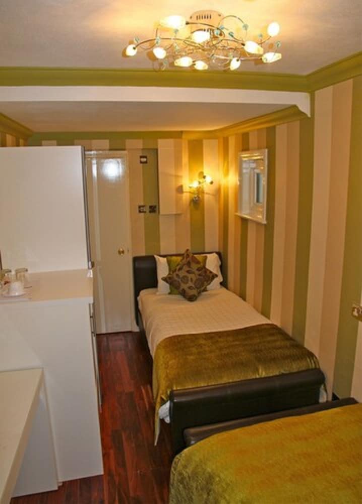 Фото Crompton Guest House