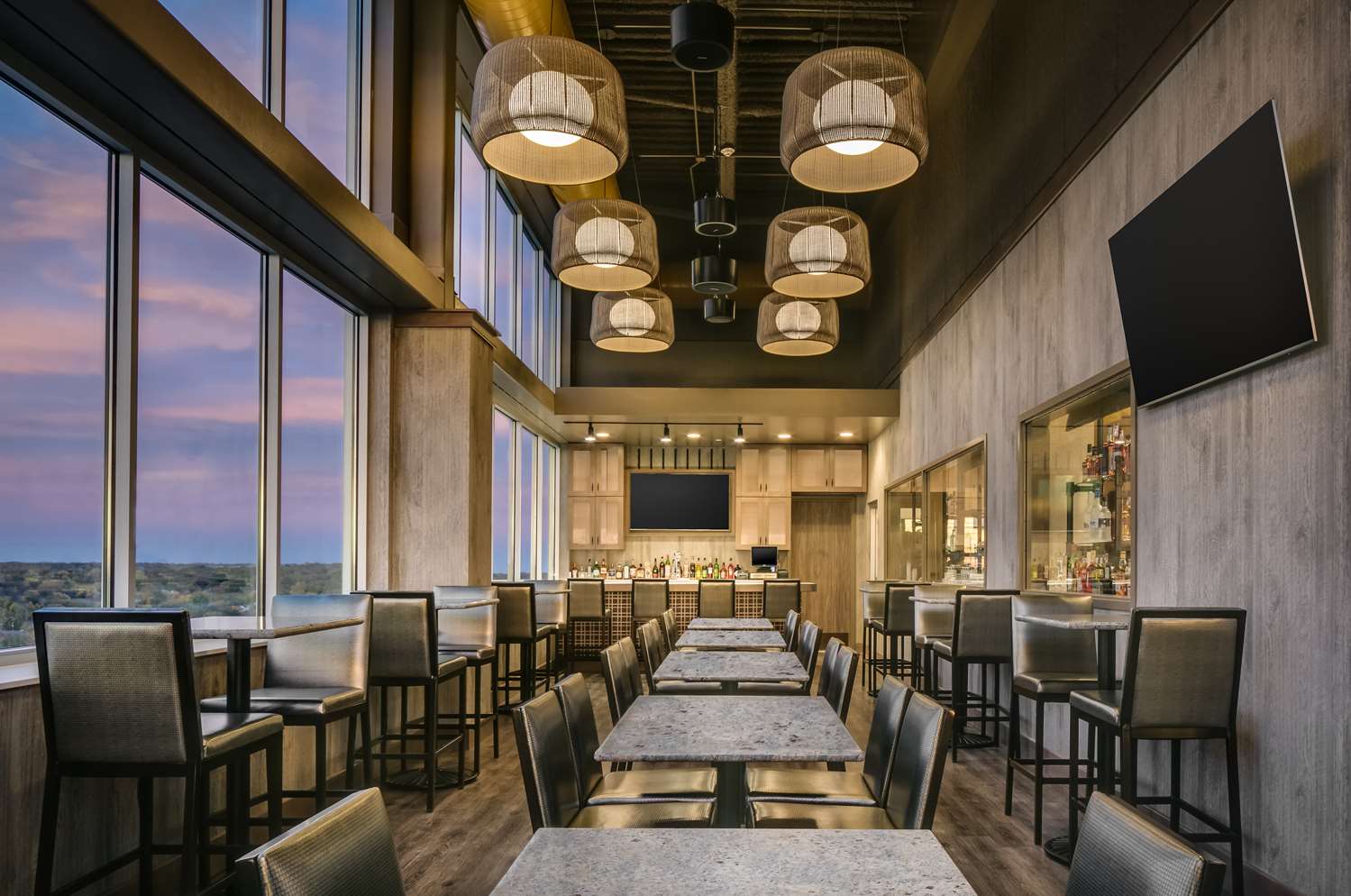 Фото Hilton Garden Inn Iowa City Downtown University