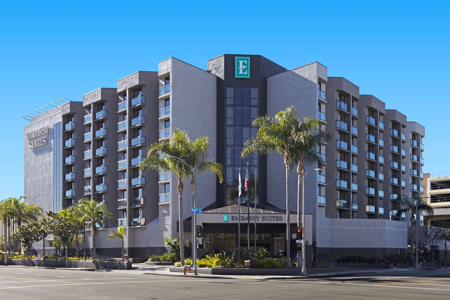 Фото Embassy Suites by Hilton Los Angeles International Airport North