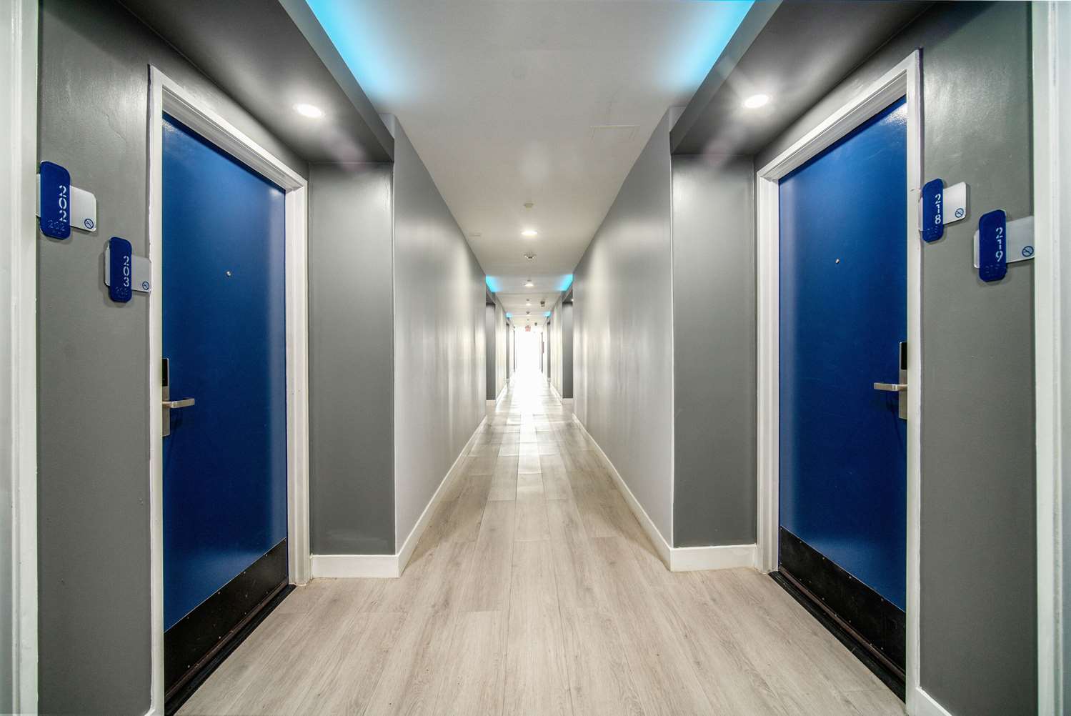 Фото Rodeway Inn & Suites Pasadena