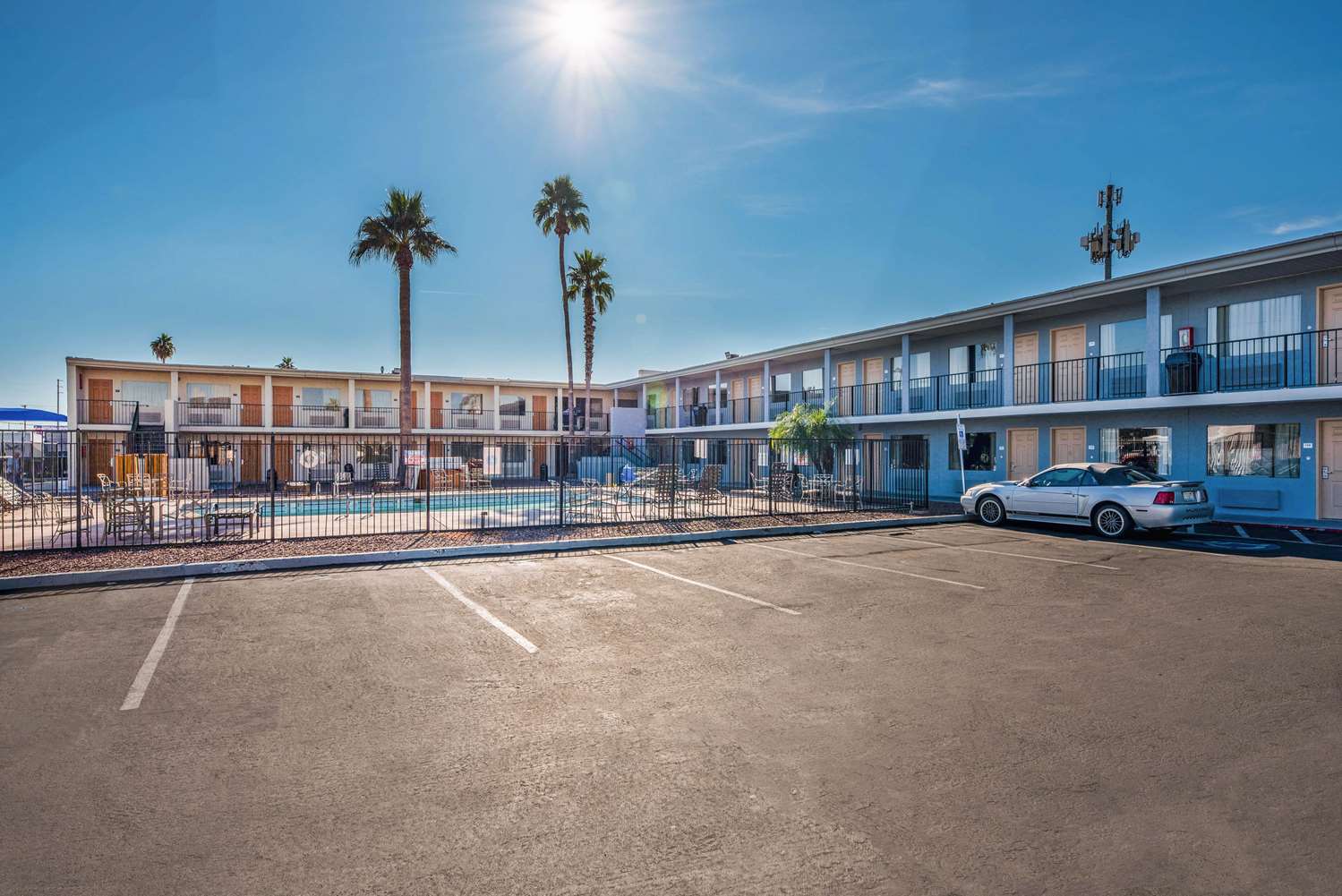 Фото Rodeway Inn Phoenix North I-17