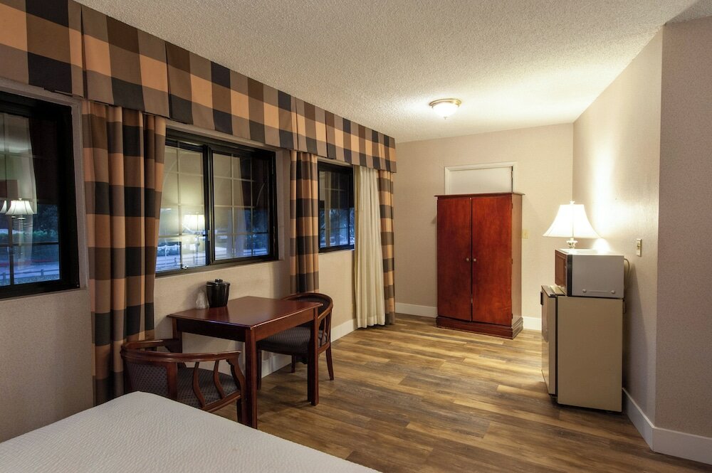 Фото Studio City Court Yard Hotel