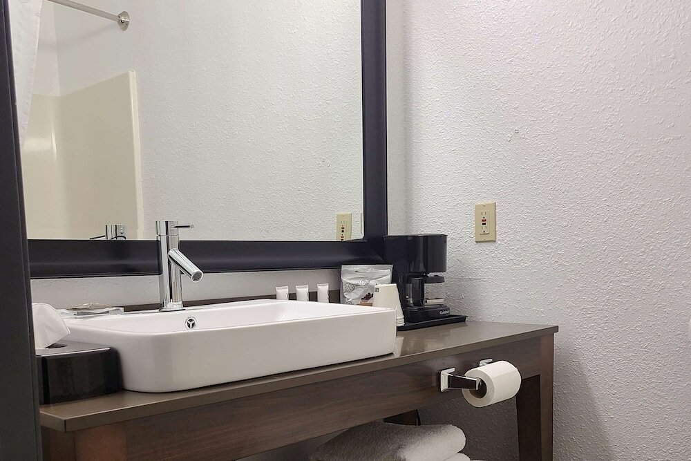 Фото AmericInn by Wyndham Galesburg