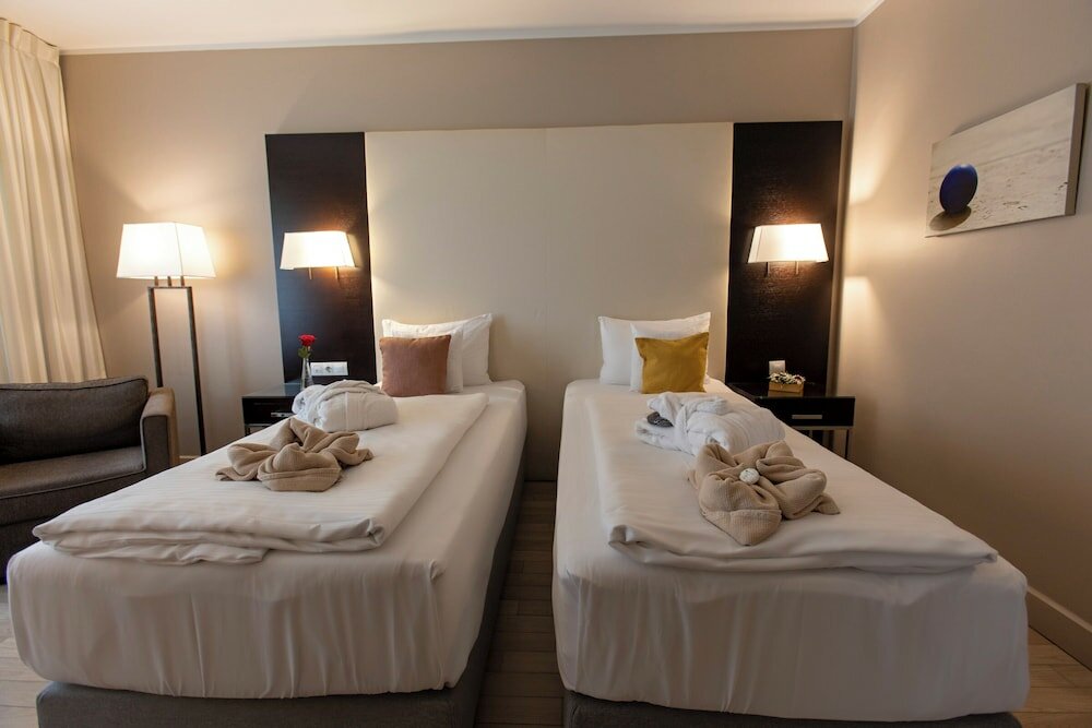 Фото Lions Garden Hotel