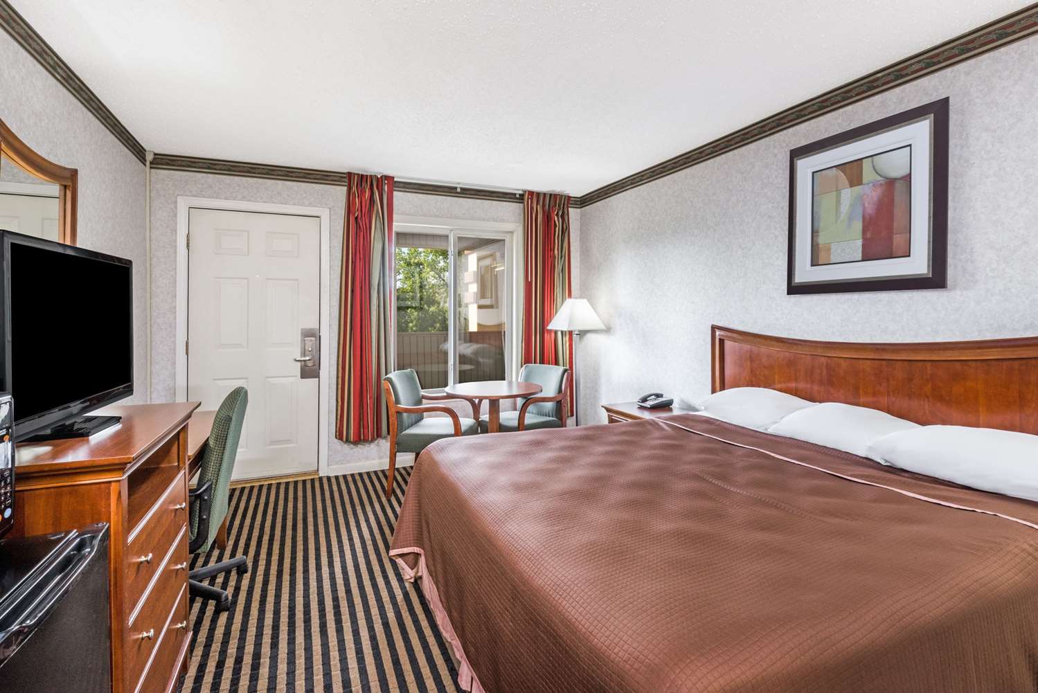 Фото Howard Johnson by Wyndham Rocky Hill