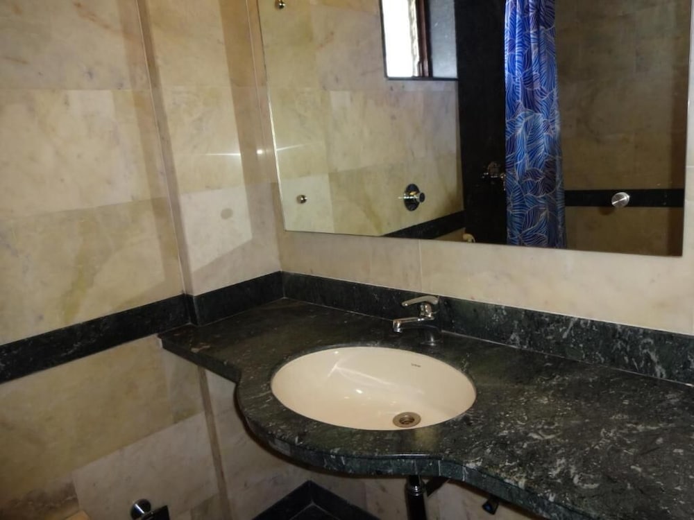 Фото Nahar Manchester Inn