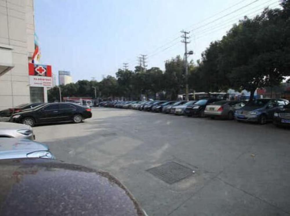 Фото Jinjiang Inn (Nanjing Zhongfu Road Metro Station, Jianing Road)