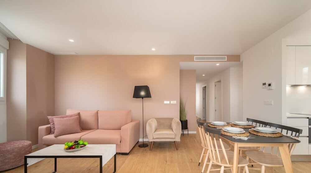 Фото Ahoy Apartments