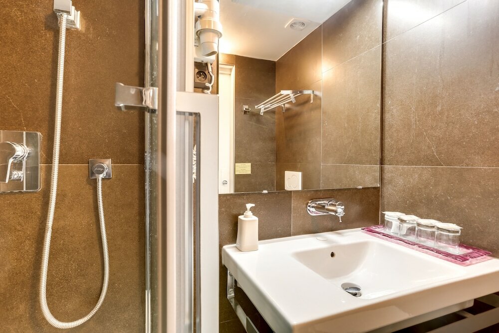 Фото Opera Maintenon