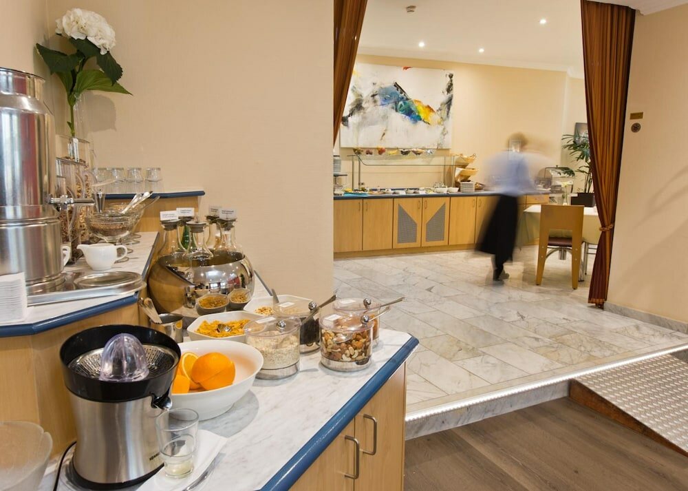 Фото Astor & Aparthotel