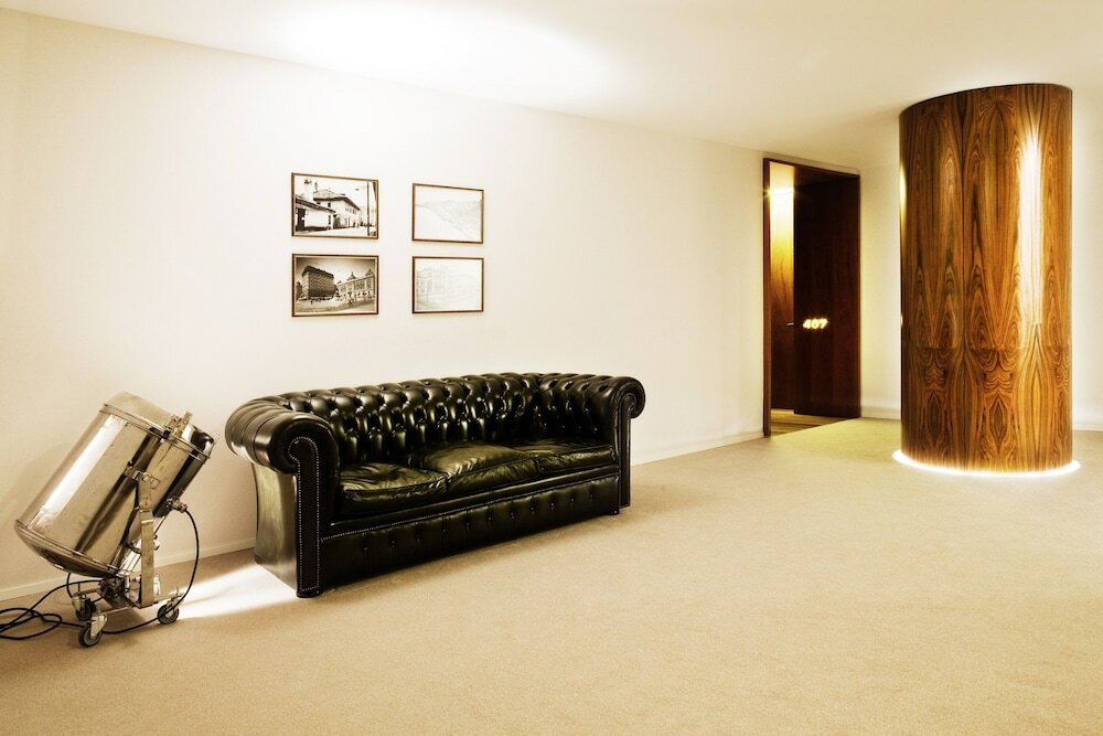 Фото Square Nine