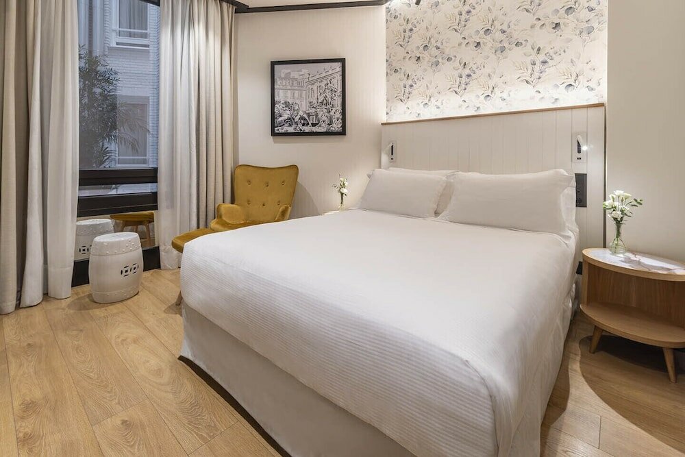 Фото H10 Puerta de Alcalá