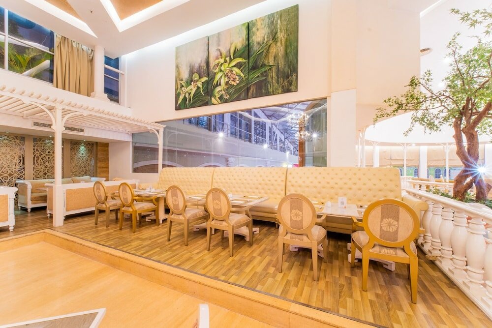 Фото Grand Jatra Hotel Balikpapan
