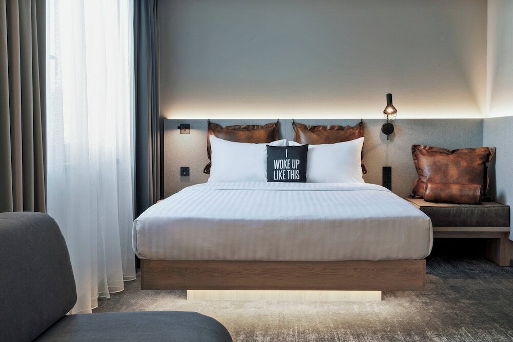 Фото Moxy Hamburg City