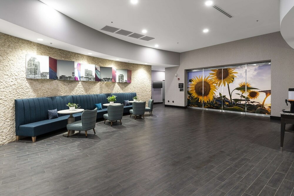 Фото Hampton Inn & Suites Raleigh Downtown