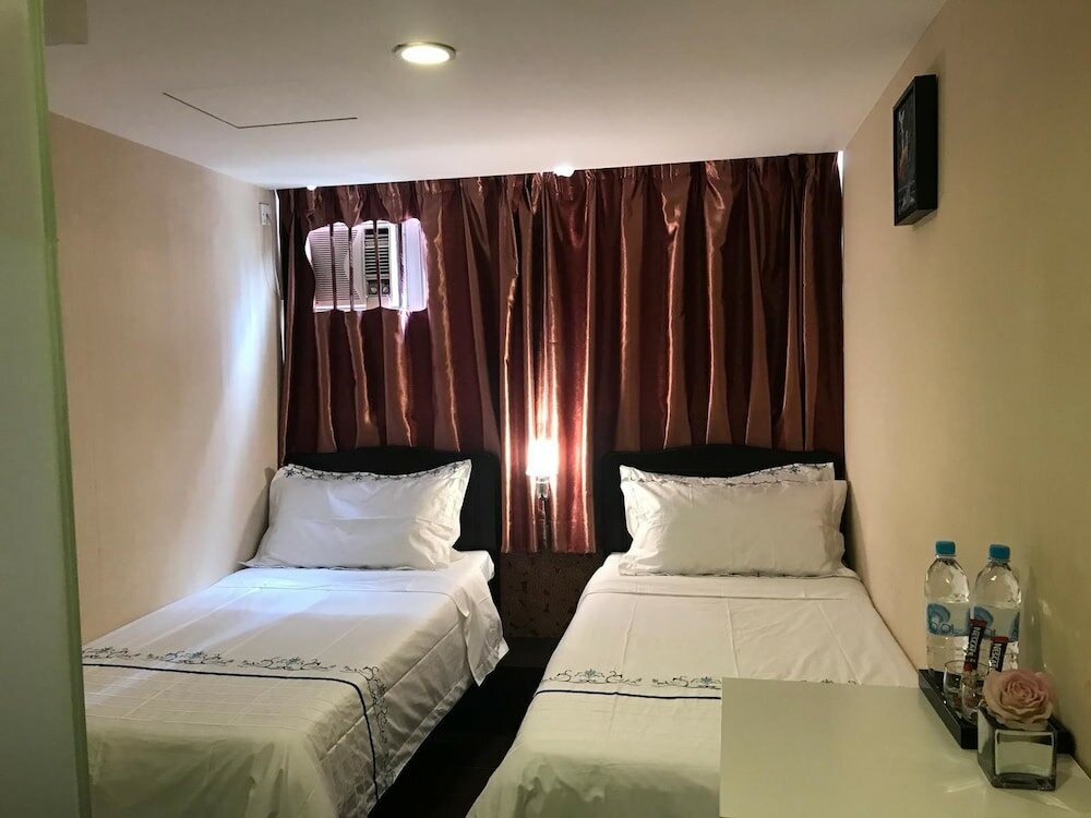 Фото California Hotel