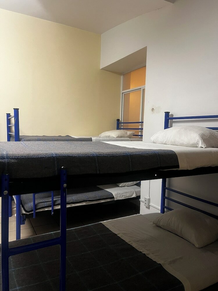 Фото Hostal Amigo