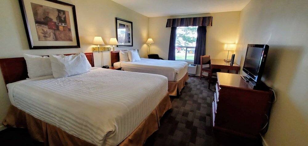 Фото Travelodge by Wyndham Stony Plain