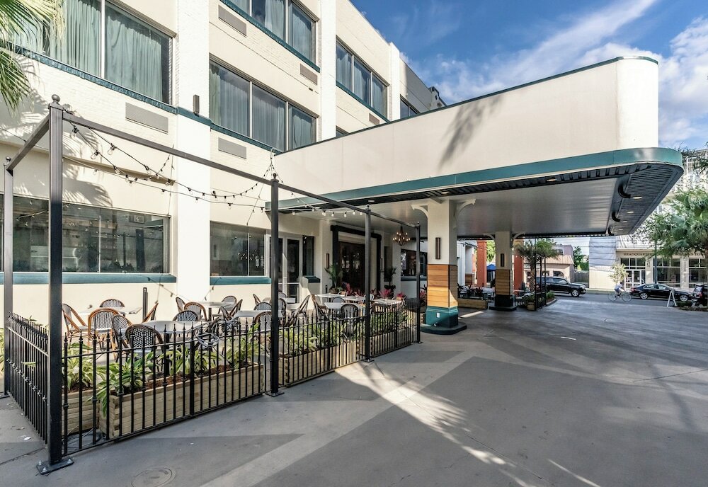 Фото St Charles Coach House, Ascend Hotel Collection