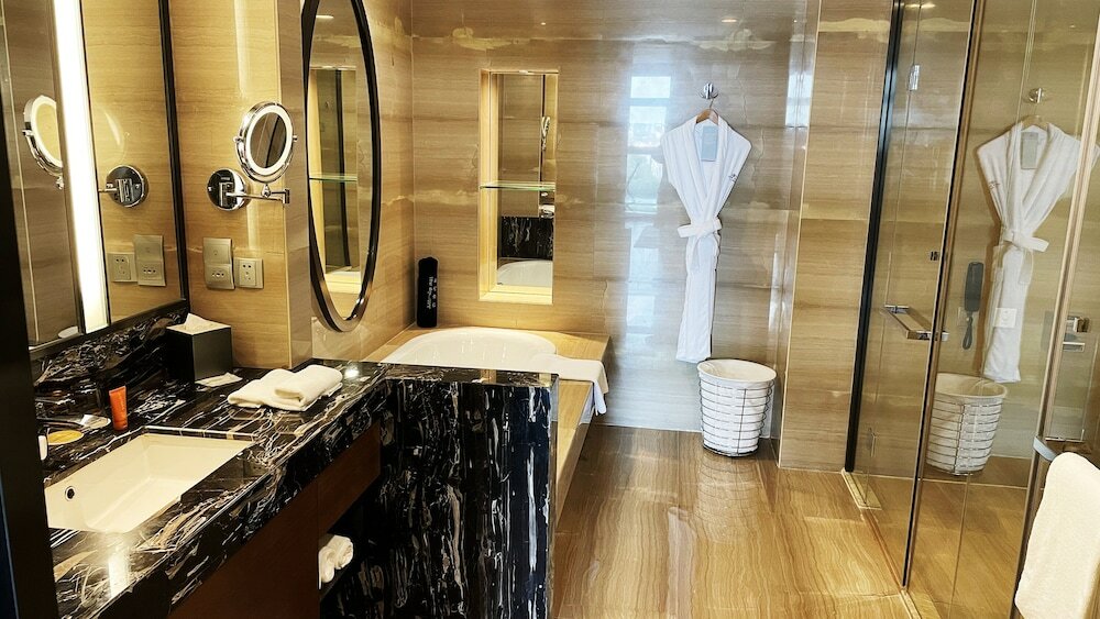 Фото Crowne Plaza Tianjin Meijiangnan