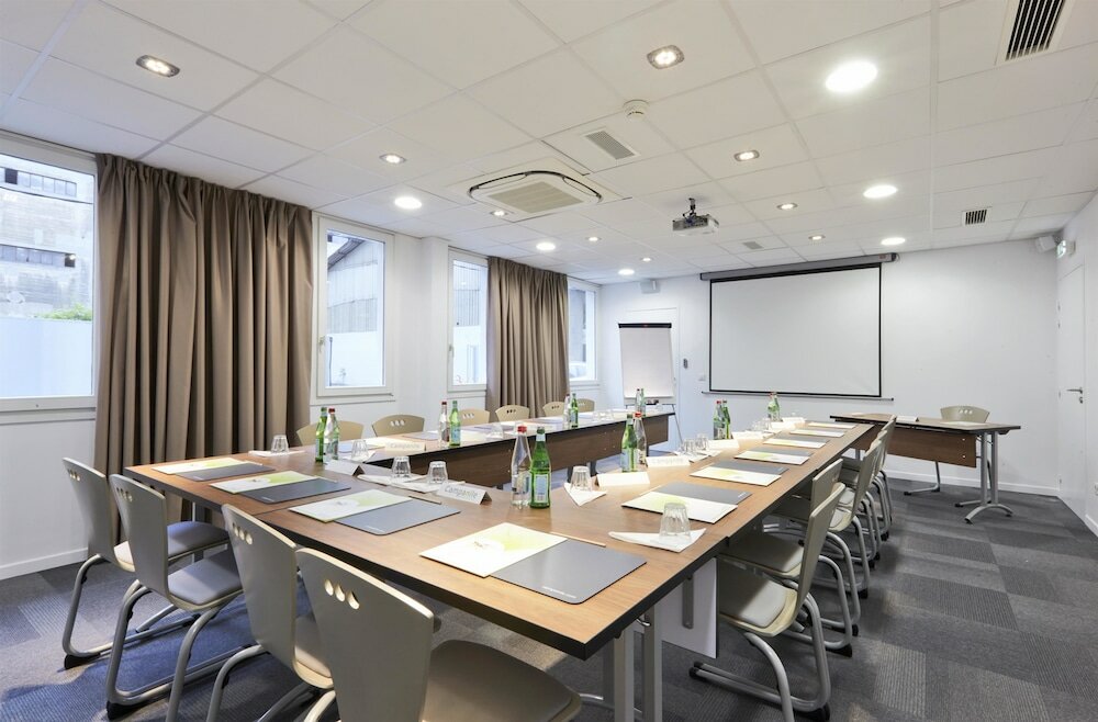 Фото Campanile Nancy Centre - Gare