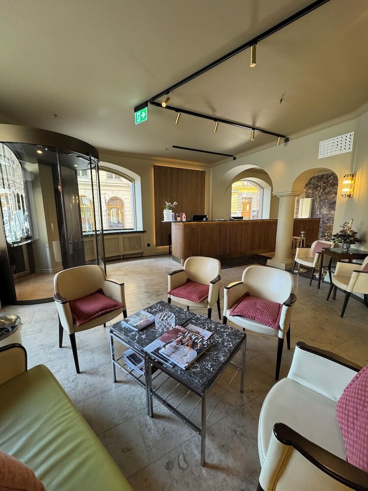 Фото Crystal Plaza Hotel