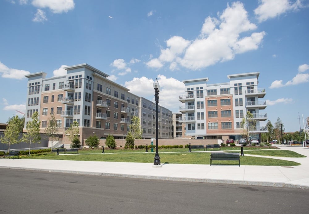 Фото Global Luxury Suites East Boston