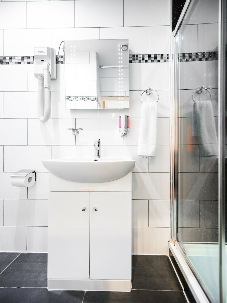 Фото Oyo London Guest House