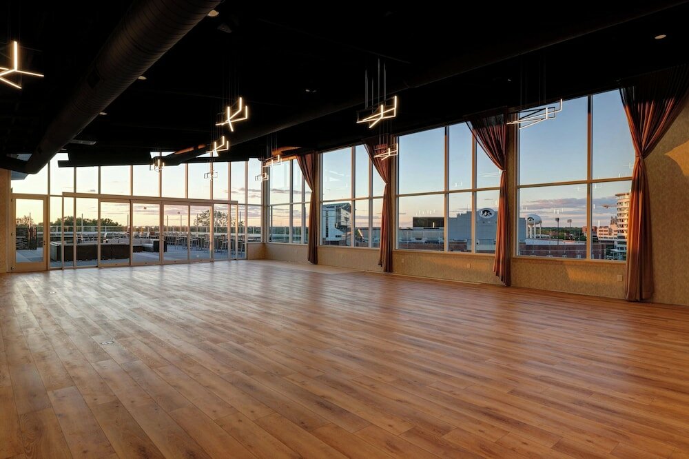 Фото Courtyard by Marriott Iowa City University Heights