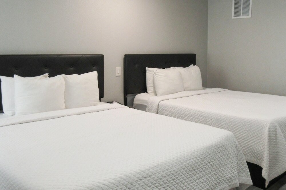 Фото Capri Suites Anaheim