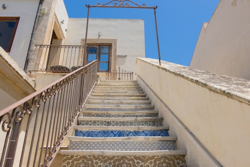 Фото Charme Hotel Henry's House