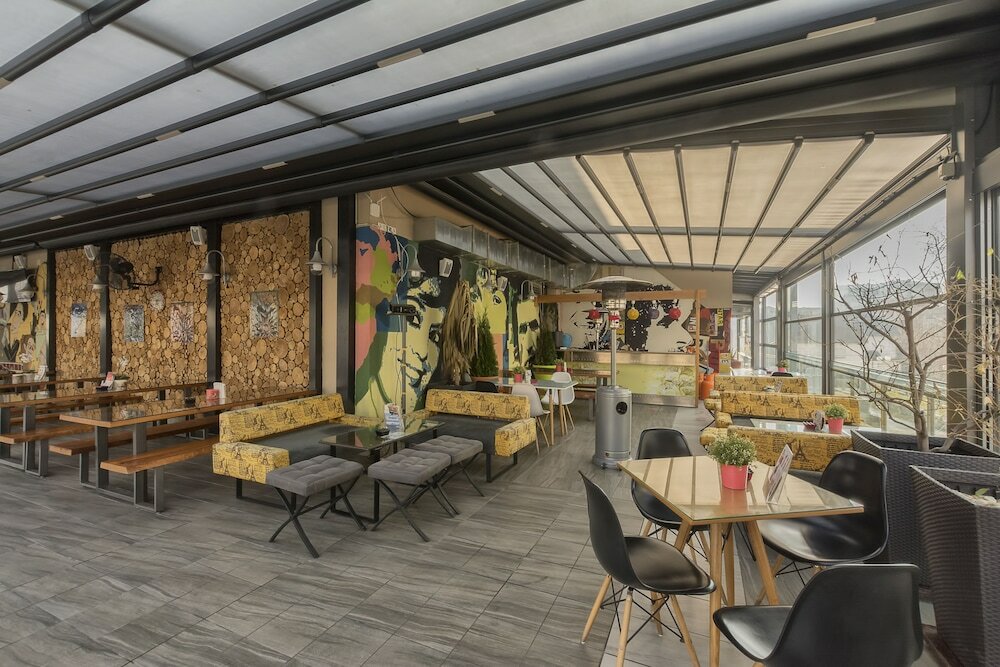 Фото Hotel Lirak