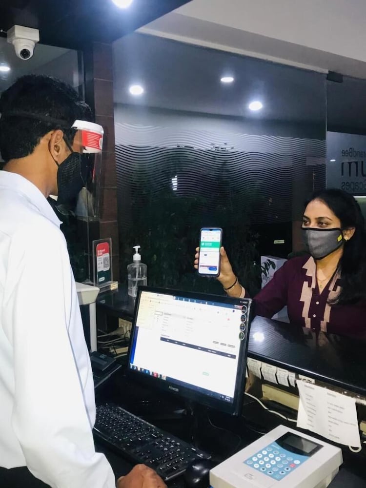 Фото Hotel Grand Bee