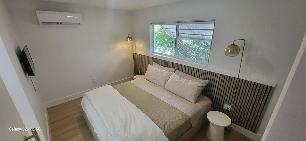 Фото Green Island Inn