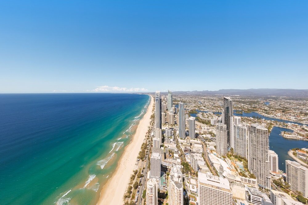 Фото Meriton Suites Surfers Paradise