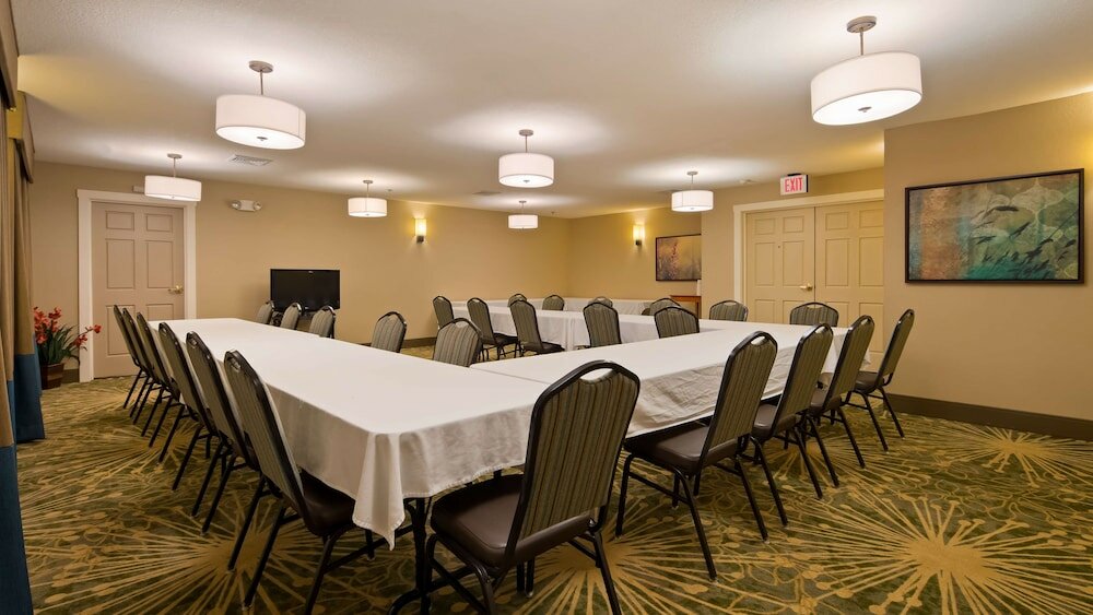 Фото Best Western Plus Menomonie Inn & Suites