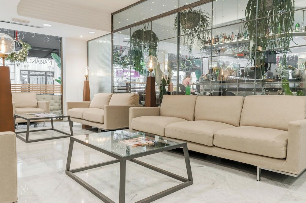 Фото Aparthotel Mariano Cubi Barcelona