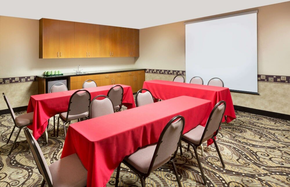 Фото Hawthorn Suites by Wyndham Rancho Cordova/Folsom