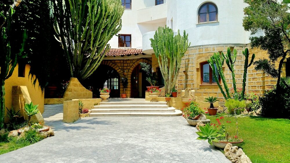 Фото Hotel Akrabello